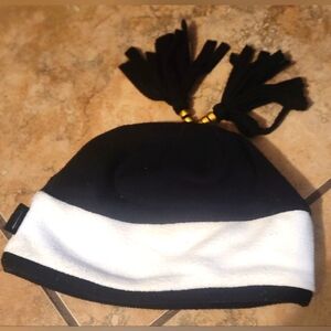 Obermeyer Adult Beanie w/Tassles